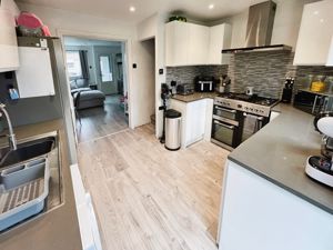 Kitchen- click for photo gallery